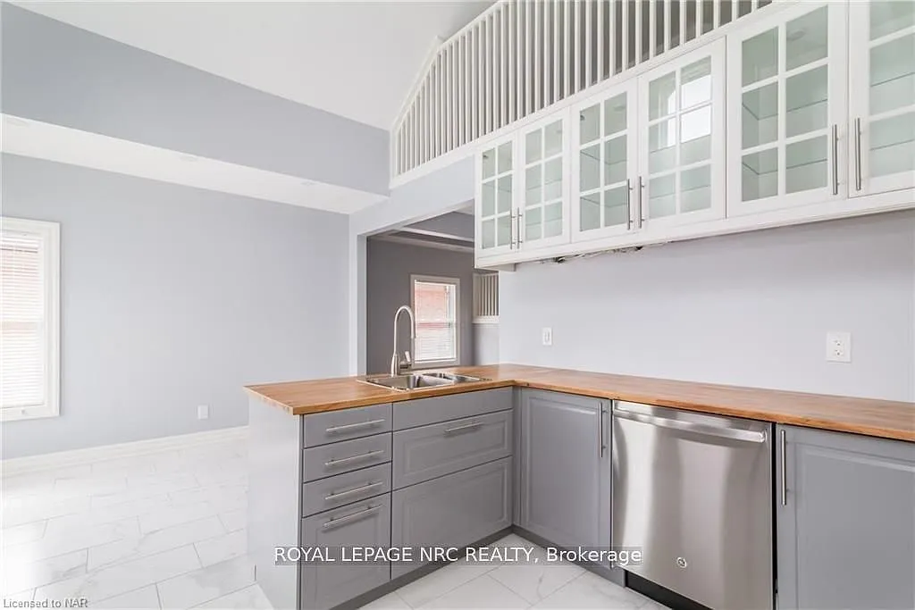 3 bed, $2,300 — Photo 4
