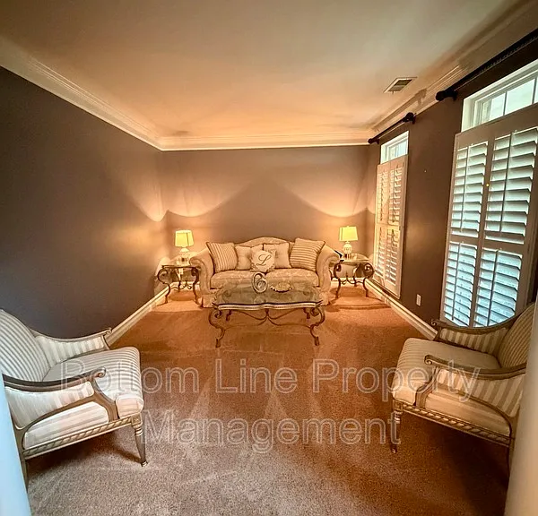 8045 Talcott Dr — Photo 12