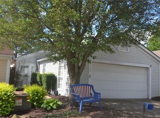 17762 Oxford Oval #9, Strongsville, OH