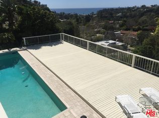 110 Larkin Pl, Santa Monica, CA 90402