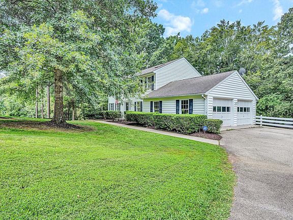 4th image of 1382 Deer Creek Dr