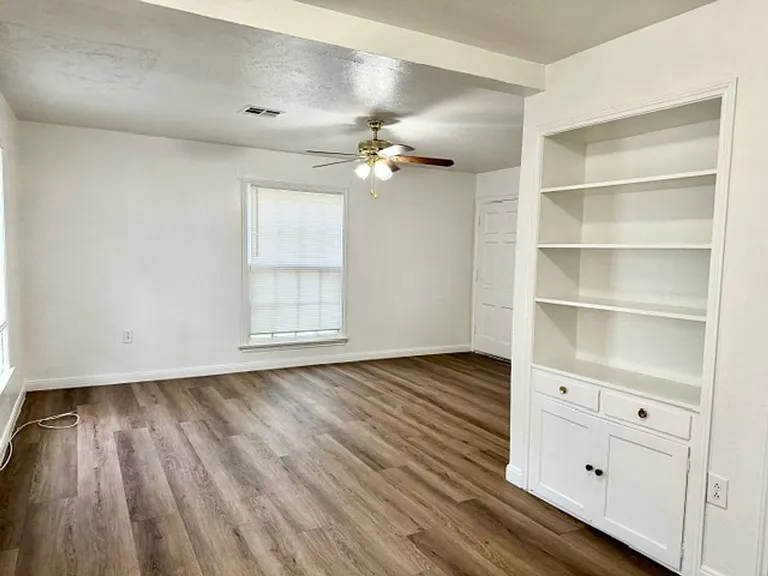 2616 Alexander Ave — Photo 3