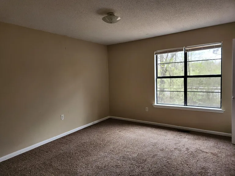 50 Pheasant Run Dr #B — Photo 6