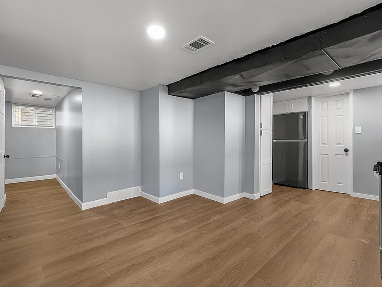 425 Vester St — Photo 2