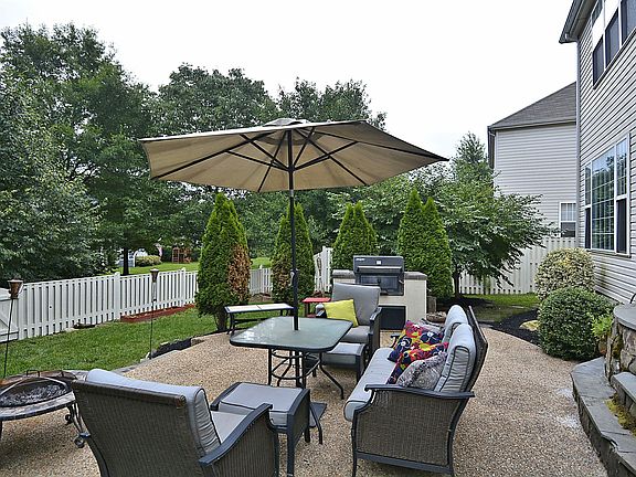 4th image of 42988 Hedgeapple Ct