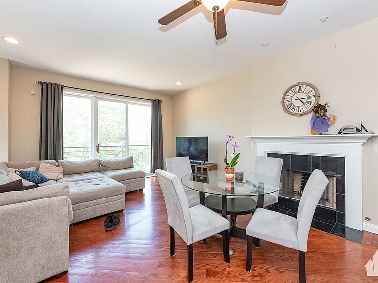2534 W Flournoy St #1 — Photo 4