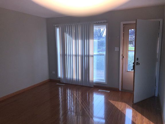 3rd image of 965 Basswood St