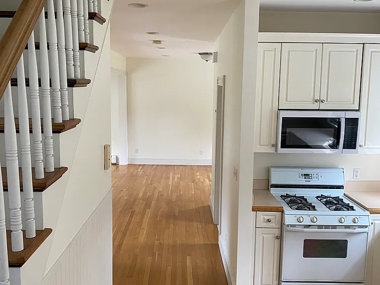 4 Eliot St #1R — Photo 17