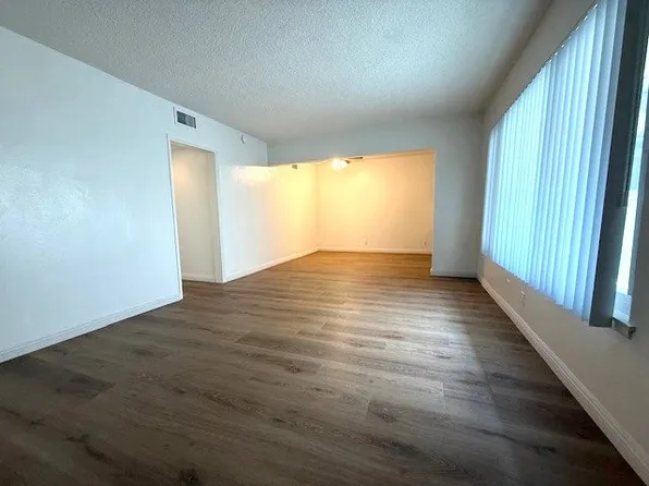 704 Walnut St APT 4, Inglewood, CA 90301