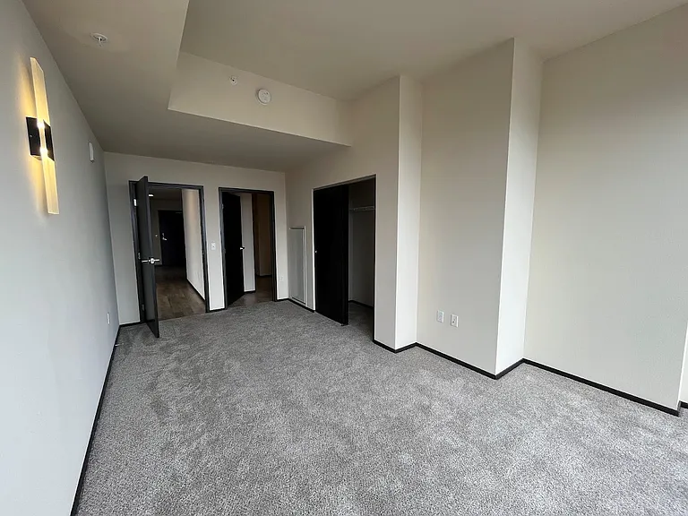 Galaxie High Rise Apartments — Photo 170