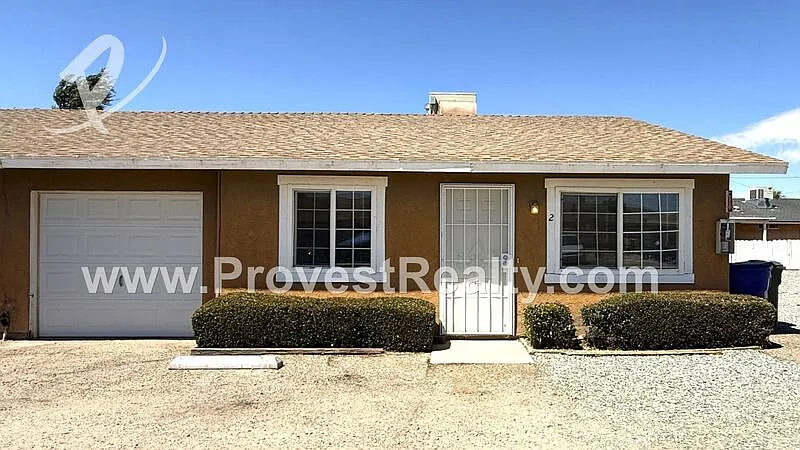 2 bed, 1.0 bath, 925 sqft, $1,350 — Photo 1