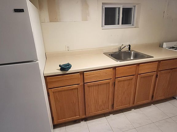 4th image of 2117 E 13th St Floor 1