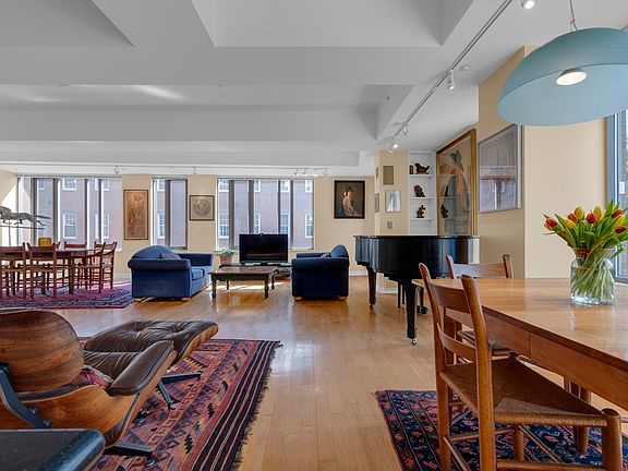 2nd image of 1313 Washington St APT 322
