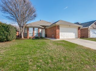 3016 Silent Creek Trl, Fort Worth, TX 76118