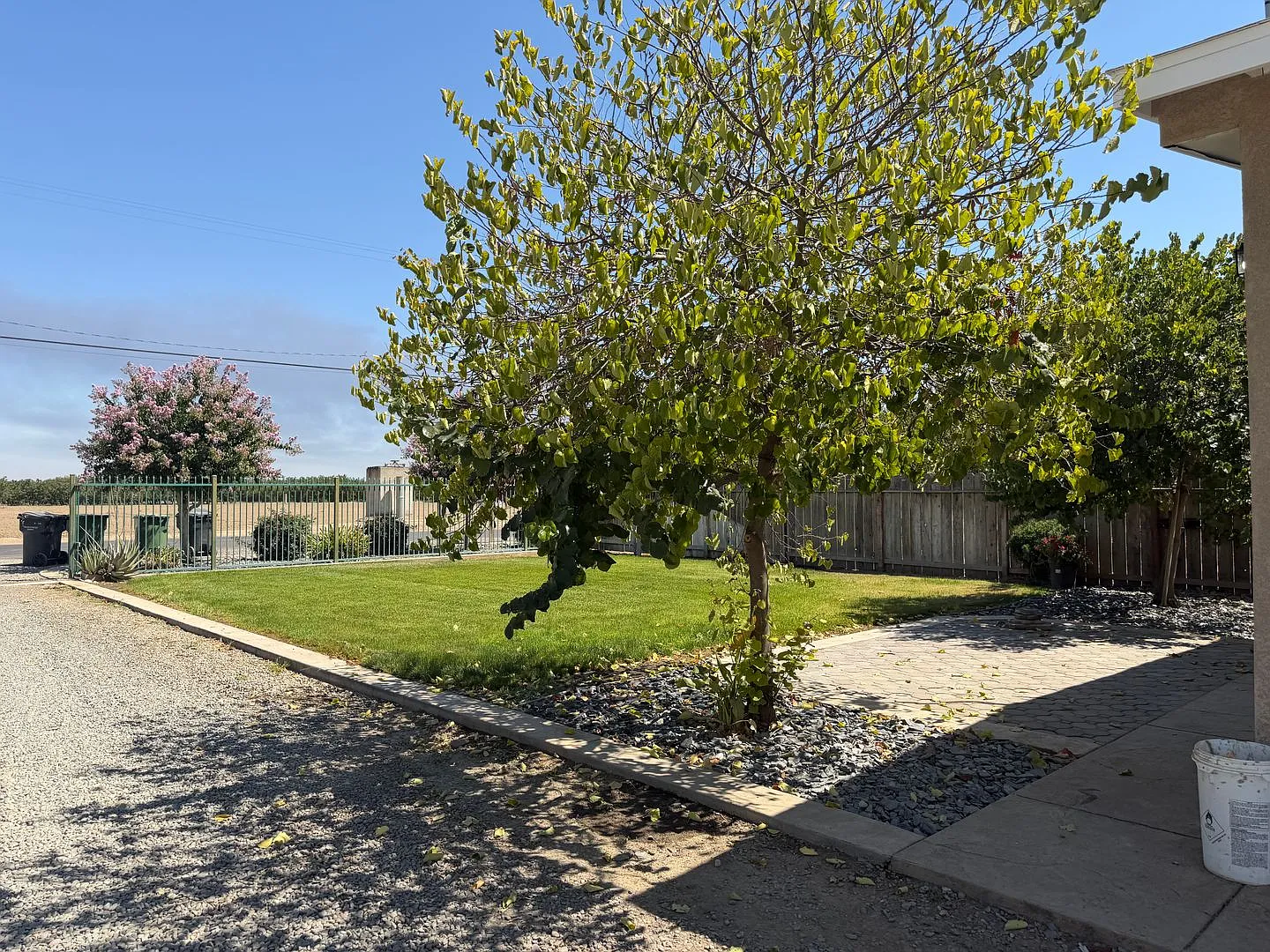 429 Root Rd — Photo 1