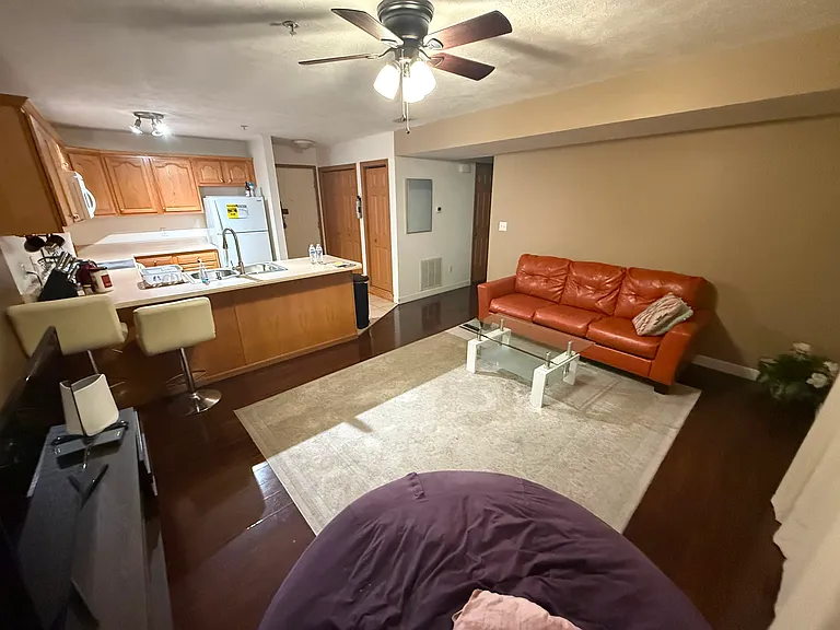 421 Creekside Dr #421 — Photo 5