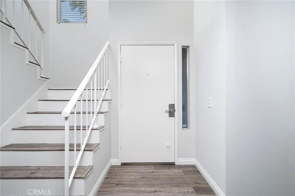 3 bed, 2.5 bath, 1525 sqft, $3,750 — Photo 4