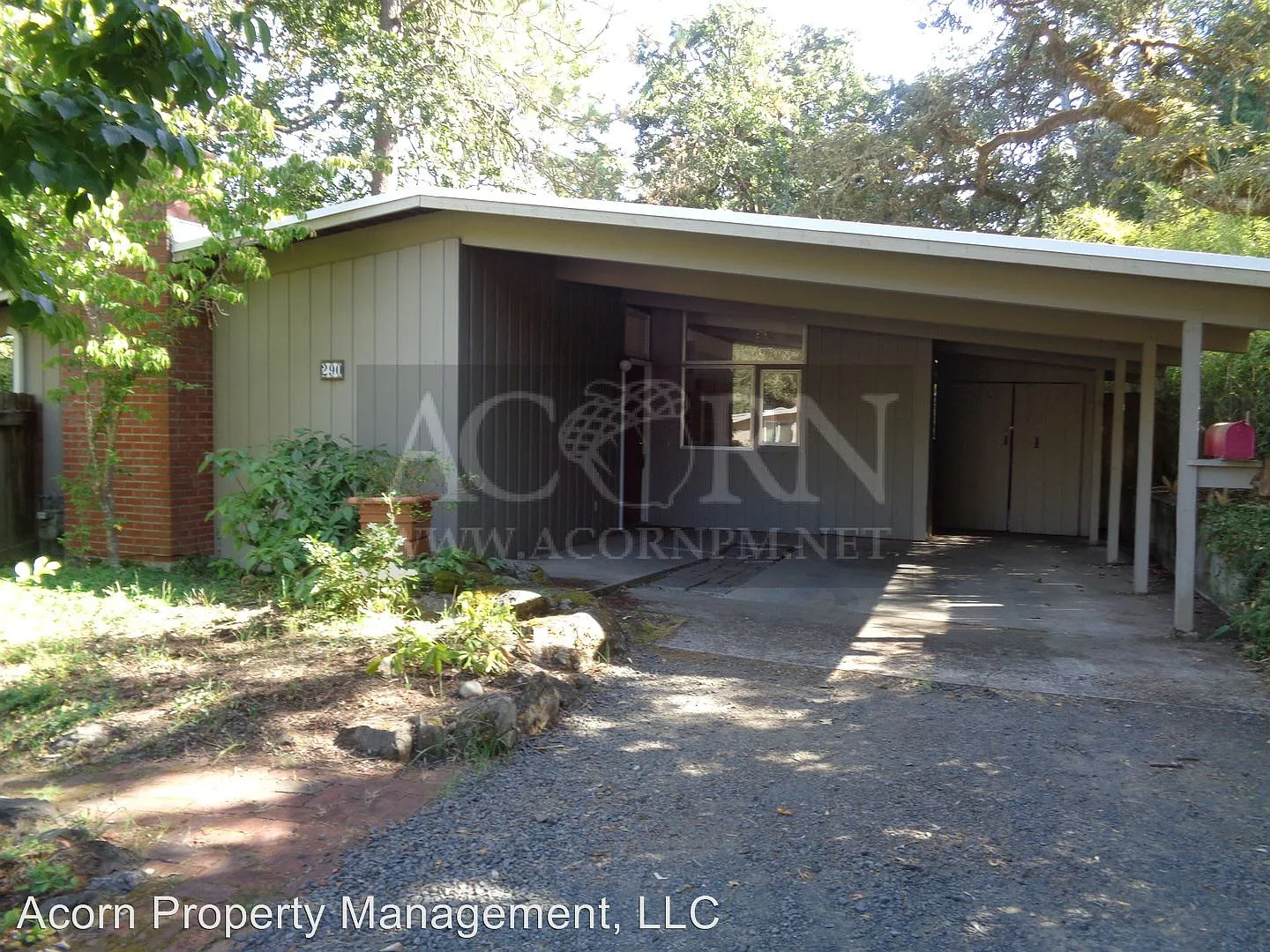 290 E 37th Ave photo 1