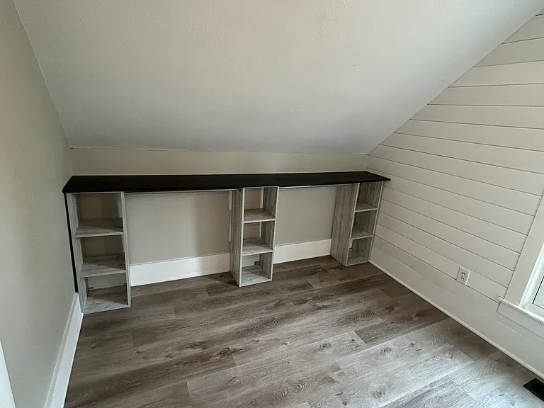 2042 Silver St — Photo 5