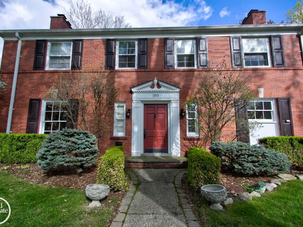 203 Ridge Rd, Grosse Pointe Farms, MI 48236