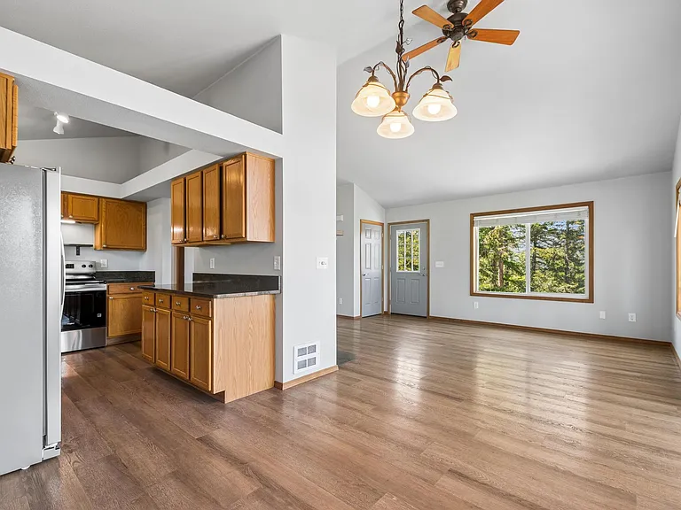 181 Tamarack Woods Dr — Photo 10