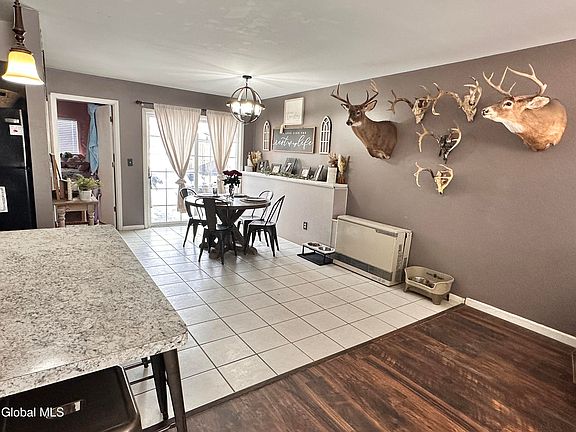 5th image of 10 Eichen Street