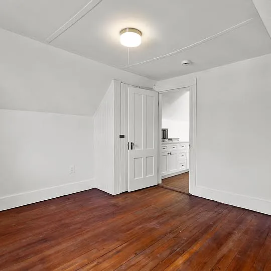 2 bed, 700 sqft, $1,600 — Photo 3