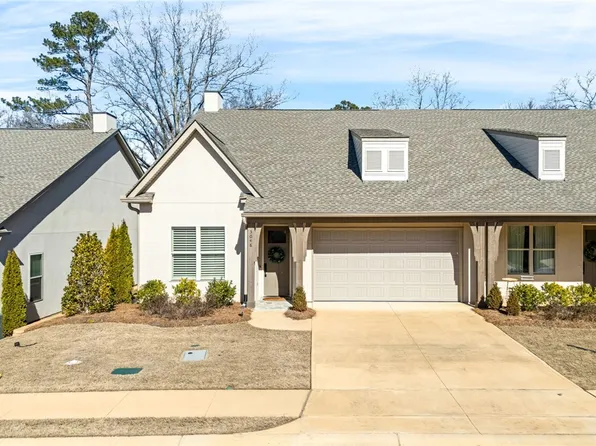 3048 Lakewood Ln, Opelika, AL 36801