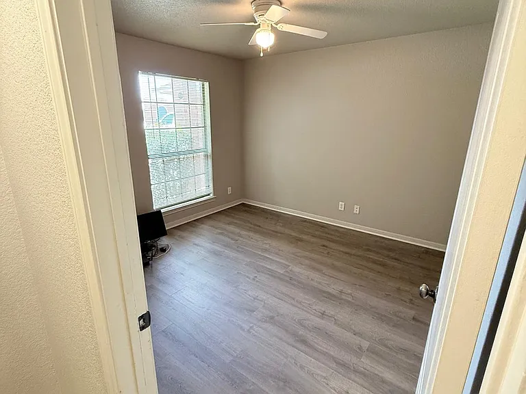 2708 Hydrangea Ave — Photo 24