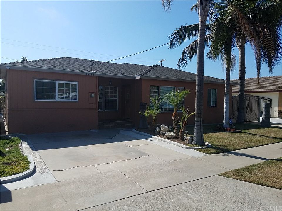 2nd image of 13145 Cypress St