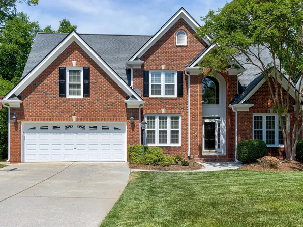 105 Bardsey Ct, Cary, NC 27513