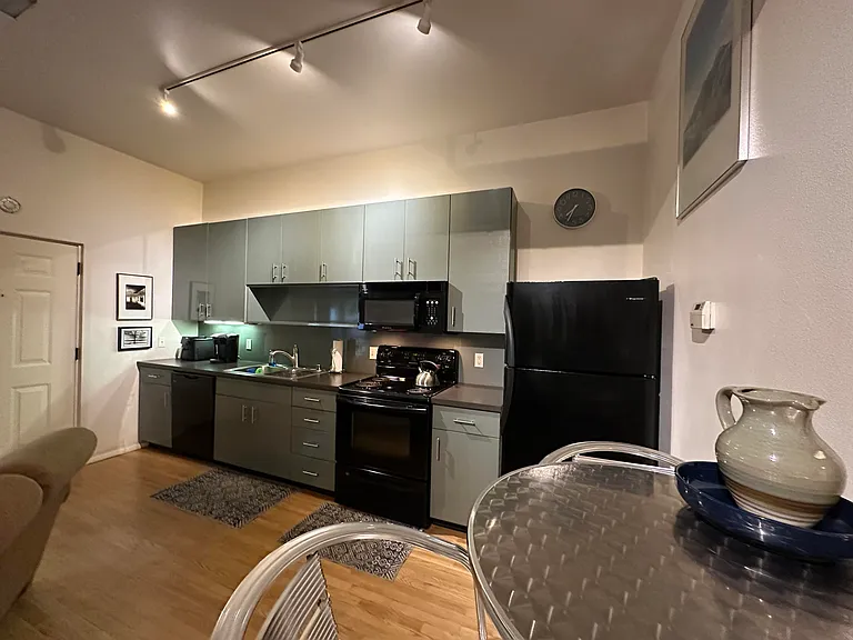 400 Copper Ave NE #105 — Photo 3