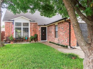2418 Busch Dr, Arlington, TX 76014