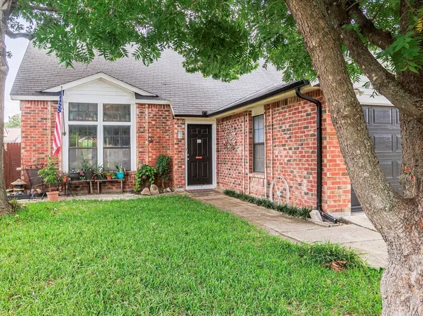 2418 Busch Dr, Arlington, TX 76014