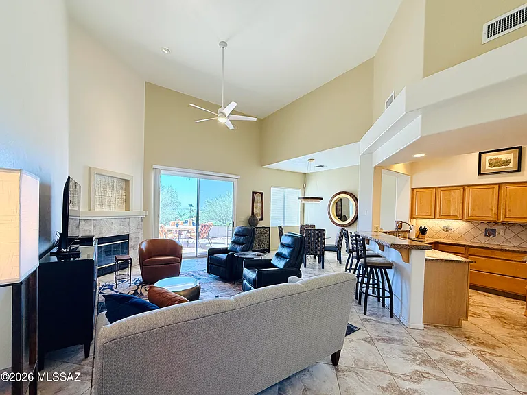 1465 W Bridalveil Pl — Photo 17