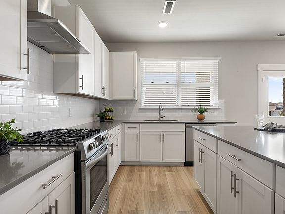 4th image of 804 Rockwell Dr