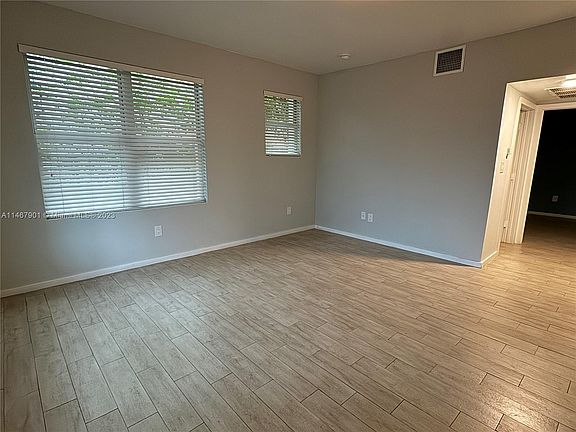 4th image of 1611 Meridian Ave APT 108
