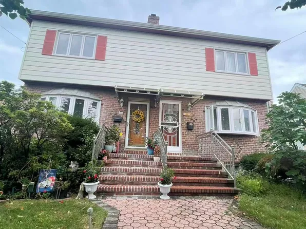 28-11 Murray Street, Flushing, NY 11354