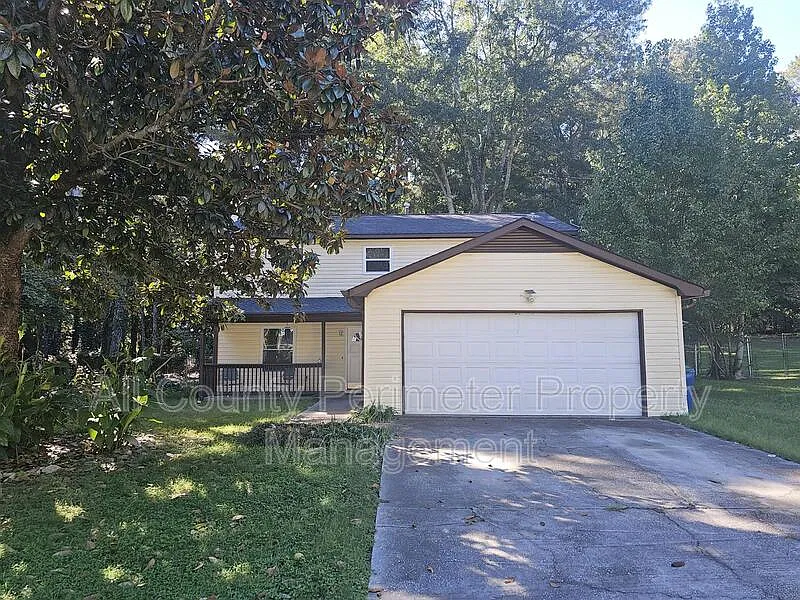 4 bed, 2.5 bath, 1950 sqft, $2,600 — Photo 1