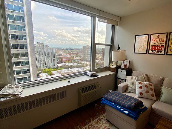 3rd image of 4250 N Marine Dr APT 2333