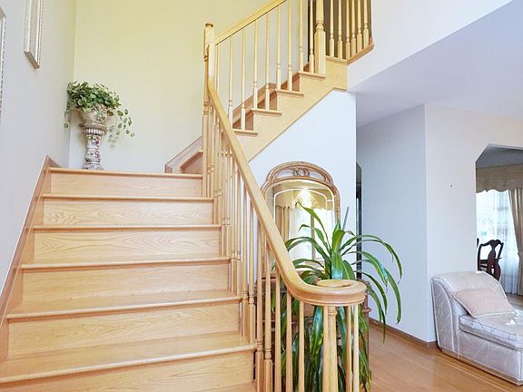 3rd image of 410 Holten Ave