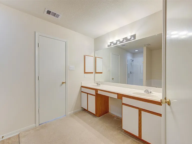 3639 Barkers Crossing Ave — Photo 24