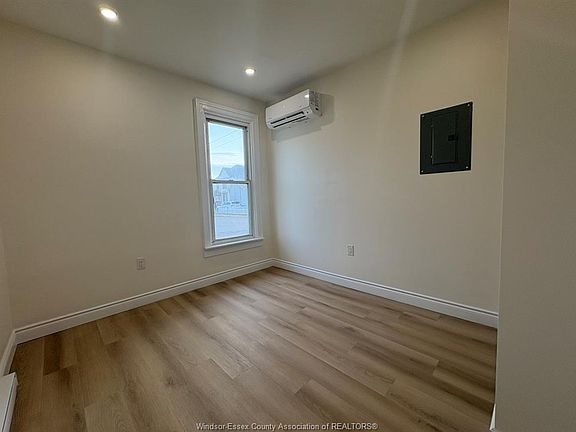 5th image of 191 Marentette Ave #1