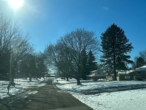 5th image of 3547 W Hiawatha Dr