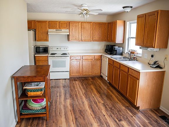 4th image of 7120 Rosewood Dr