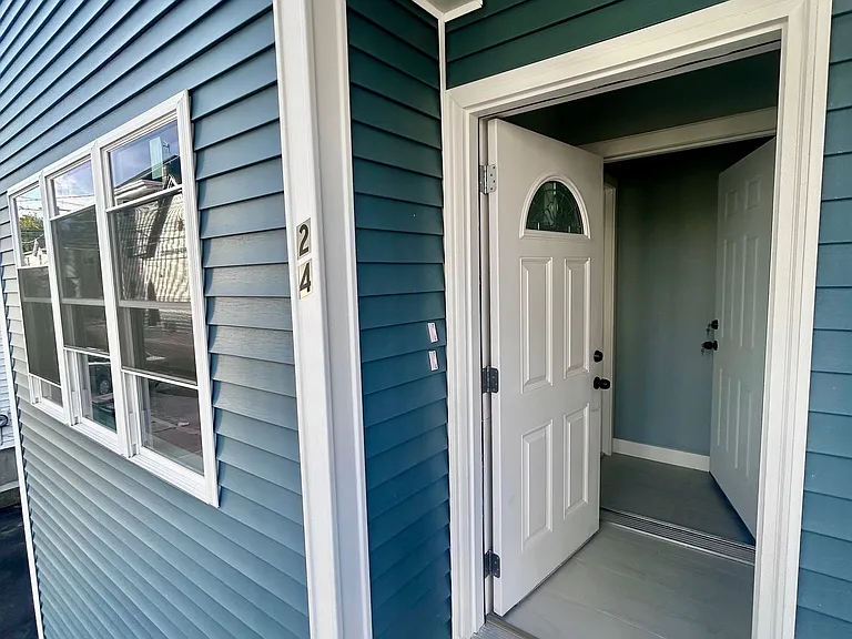 24 Vandewater St #2 — Photo 2