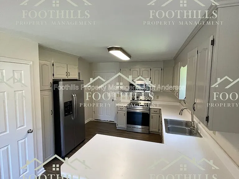 3109 Pinehurst Ln — Photo 4