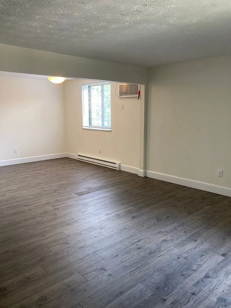 Hillcrest Avenue Apartments — Photo 1