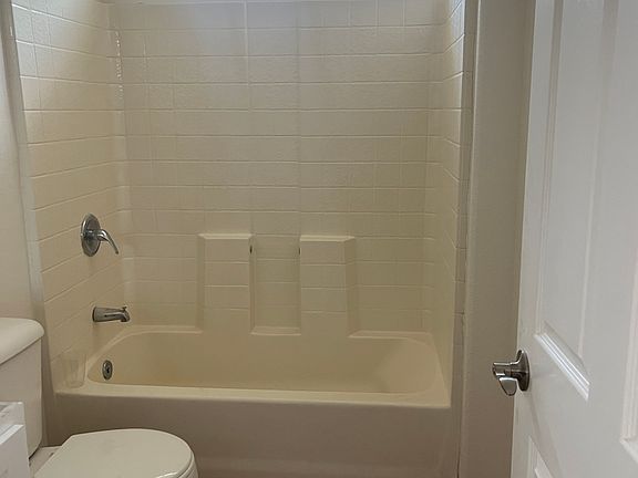 4th image of 13312 Klondike Ave