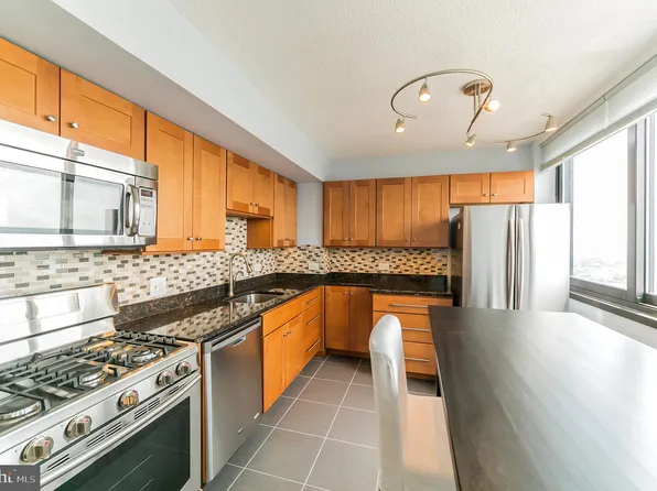 1326 Spruce St APT 2902, Philadelphia, PA 19107